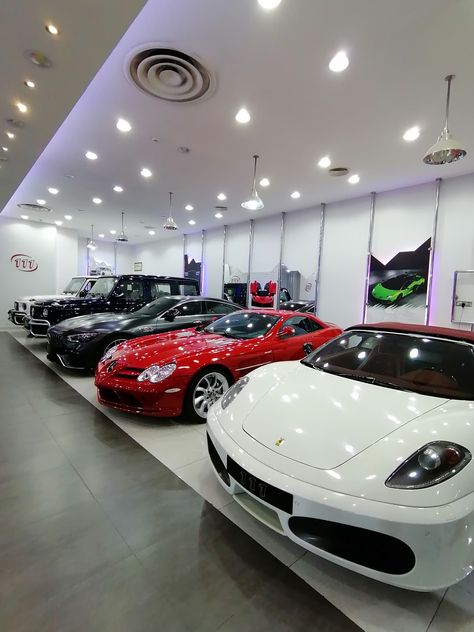 Car Showroom Architecture, Functional Garage, Car Showroom Interior, Cars Showroom, Aesthetic Car Decor, Cars Quotes, Car Showroom Design, Luxury Car Garage, Rich Cars