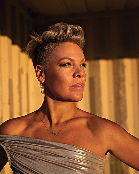 P!NK - Marie Claire Australia | March 2023 photographed by Kurt Iswarienko Pink Singer Hairstyles, Alecia Moore, Alecia Beth Moore, Marie Claire Australia, Pink Singer, Beth Moore, Joan Jett, The Don, Shaved Head