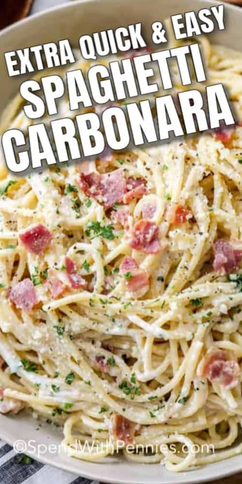 This easy spaghetti carbonara recipe is one of my favorite Italian pasta recipes! It's great with pancetta or prosciutto! #spendwithpennies #spaghetticarbonara #carbonara #easyspaghetticarbonara #carbonararecipe #spagheticarbonararecipe Carbonara With Bacon, Carbonara Recept, Pasta A La Carbonara, Spaghetti Carbonara Recipe, Pasta Carbonara Recipe, Resep Pasta, Biscuits Diététiques, Easy Spaghetti, Carbonara Recipe