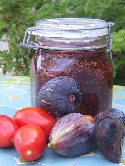 Tomato Fig Jam, Fig Jams, Eggplant Sandwich, Recipes Pictures, Caramelised Onion, Diary Entries, Homesteading Ideas, Onion Jam, Portuguese Cuisine