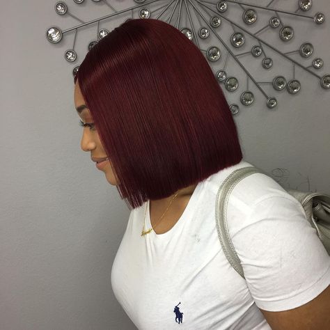 💎ThinkMink💎 on Instagram: “Blunt cut bob wig from @lush_xxi • custom colored by @kryssofcolor_” Short Red Bob, Burgundy Bob, Modern Bob Haircut, Red Bob, Bob Lace Front Wigs, Peekaboo Hair, Bob Hairstyles For Thick, Burgundy Hair, Natural Hair Inspiration