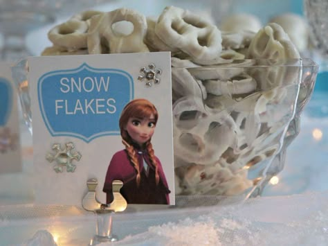 Abigail's 5th Birthday | CatchMyParty.com Olaf Birthday Party, Frozen 3rd Birthday, Frozen Birthday Party Ideas, Frozen Birthday Party Decorations, Olaf Birthday, Elsa Birthday Party, Frozen Bday Party, Disney Frozen Birthday Party, Frozen Birthday Theme