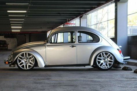 VW Fusca Beetle Custom Vw Bug, Volkswagen Sedan, Vw Super Beetle, Hot Vw, Vw New Beetle, Bug Car, Vw Sedan, Vw Classic, Super Beetle