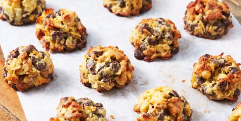 Magic Keto Cookies Are Unbelievably Good Free Keto Meal Plan, Keto Chocolate Chips, Sugar Free Chocolate Chips, Cookie Calories, Keto Cookies, Keto Snacks, Keto Meal Plan, Keto Dessert, Pecans