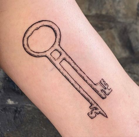 Davy Jones Key Tattoo, The Notebook Tattoo Ideas, Pirate Boat Tattoo, Davy Jones Tattoo, Under The Sea Tattoo Ideas, Pirates Of The Caribbean Tattoo, Boat Tattoo, Pirate Boats, Key Tattoo