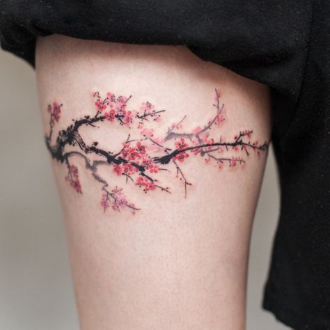 Plum Flower Tattoo, Flower Tattoo Black, Sakura Tattoo, Cherry Tattoos, Tattoo Thigh, Tattoos Geometric, Blossom Tattoo, Cherry Blossom Tattoo, Tattoo Black