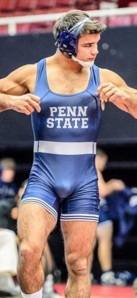 Singlets Men, Wrestling Outfits, College Guys, Wrestling Singlet, Lycra Men, Men Sport Pants, Hot Top, Sports Boys, Men In Uniform