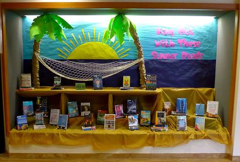 Book Display Ideas, School Library Book Displays, Summer Reads, Book Club Reads, Library Book Displays, Summer Book, Goodbye Summer, Reading Club, Reading Library