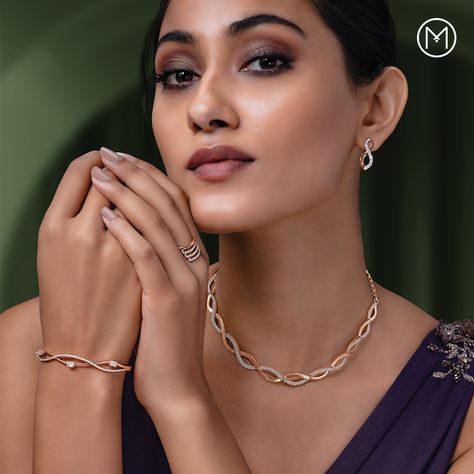 An intricately designed 18K rose gold jewellery designed for the chic look. Explore our stunning collection by visiting your nearest Malabar Gold & Diamonds store. #MalabarGoldandDiamonds #CaliestaCollection Malabar Gold Jewellery Necklaces, Malabar Gold Jewellery, Rose Gold Jewellery, Jewellery Necklaces, Gold Jewelry Necklace, Gold Jewellery Design Necklaces, Jewelry Design Necklace, Rose Gold Jewelry, Gold Jewellery Design