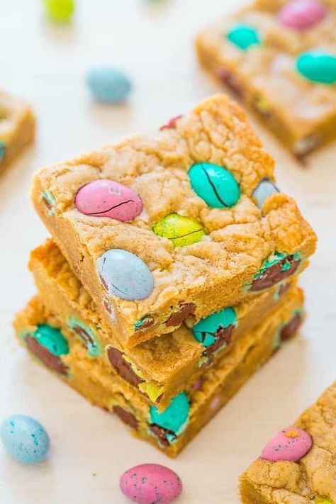 Baked Goods Ideas, Easter Baked Goods, Easter Bars, Desserts Bars, Blondies Recipe Easy, Easter Foods, Peanut Butter Cookie Bars, Easy Easter Treats, Easy Easter Desserts