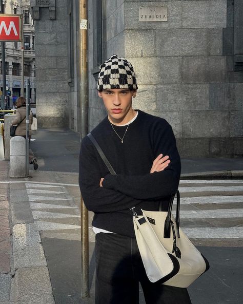 i don't play chess 🫣 | Instagram White Beanie Outfit, Beanie Outfit Men, Beanie Aesthetic, Checkered Beanie, White Ootd, Beanie Outfit, Future Aesthetic, White Beanie, Play Chess