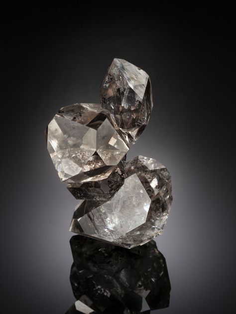 Diamond Mine, Magic Crystals, Herkimer Diamond Jewelry, Diamond Mines, Ace Of Diamonds, Nature Science, Rocks Crystals, Crystal Magic, Gems Crystals