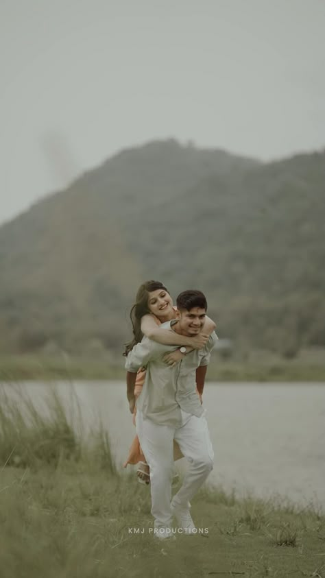 #couplevideo #couplereel #coupleshoot #preweddingreel #preweddingshoot Pre Wedding Photoshoot India, Prewedding Video, Couple Reel, Wedding Reel, Pre Wedding Photoshoot Theme, Puzzle Video, Pre Shoot, Pre Wedding Ideas, Pre Wedding Photoshoot Props