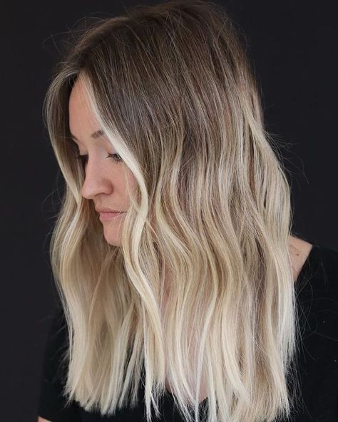 Root Smudge Blonde, Hair Lights, Lived In Blonde, Lived In Color, Root Smudge, Blonde Hair With Roots, Blond Balayage, Ombre Hair Blonde, Dyed Blonde Hair