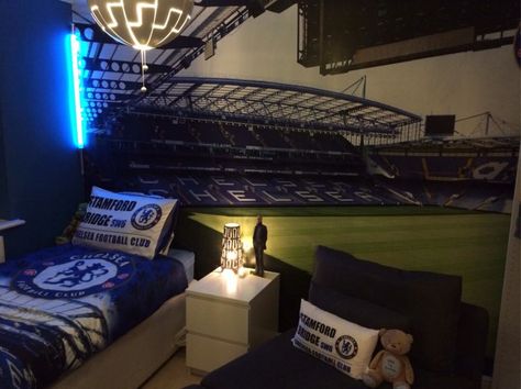 Football Wallpaper Soccer, Chelsea Bedroom, Football Theme Bedroom, Football Themed Room, Wallpaper Soccer, Soccer Themed Bedroom, Chelsea Fc Stamford Bridge, Soccer Wallpaper, Soccer Room