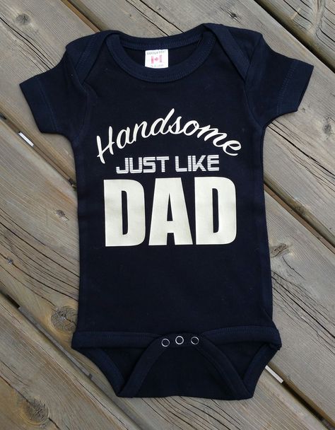 Funny Baby Onesies Boy, Boy Onesies, Newborn Baby Boys, Boy Black, Funny Baby Onesies, Dad Baby, Baby Name Signs, Newborn Baby Boy