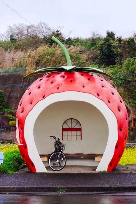 You'll Want to Book a Flight to Japan to See These Sweet Fruit Bus Stops Unusual Buildings, Unique Buildings, Roadside Attractions, Nagasaki, Bus Stop, Land Art, Kiosk, Public Art, Popsugar