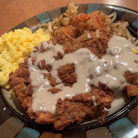 Easy Chicken Fried Steak, Chicken Fried Steak Easy, Steak With Gravy, Fried Steak, Homemade Gravy, Chicken Fried Steak, Eye Round, Bread Ingredients, Steak Fries