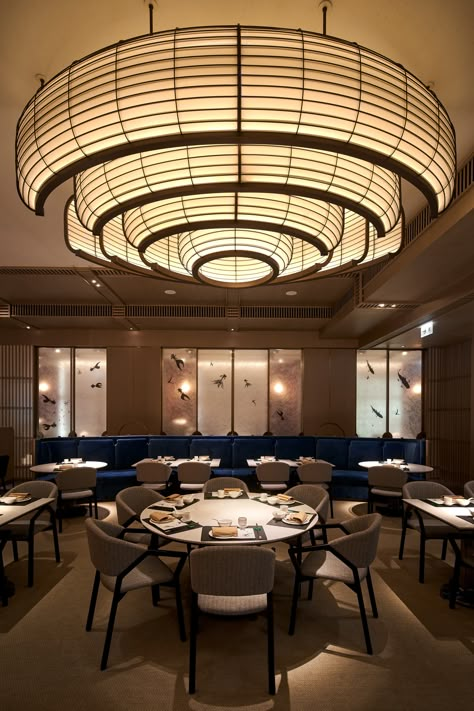 Kei Cuisine - Picture gallery 1 Modern Chinese Restaurant, Cantonese Restaurant, Restaurant Design Inspiration, Elegant Chair, Banquette Seating, Private Dining Room, Bar Design Restaurant, Salou, Private Dining