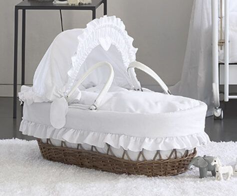 Cradles And Bassinets, Luxury Nursery, Nursery Bassinet, Baby Moses, Baby Moses Basket, Homemade Home Decor, Baby Baskets, Baby Bassinet, Baby Cot