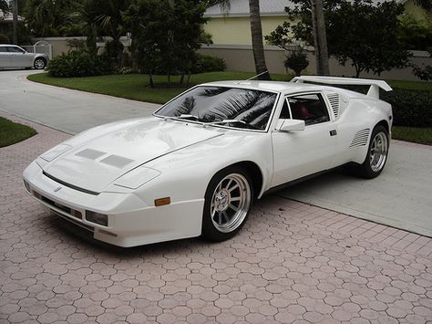 Detomaso Pantera GT5S White | Flickr - Photo Sharing! Pantera Car, Wallpaper Hippie, Detomaso Pantera, New Sports Cars, Exotic Sports Cars, Ford Classic Cars, Us Cars, Italian Cars, European Cars