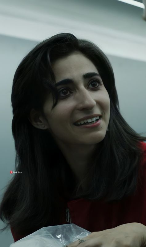 Alba Flores as Ágata Jiménez (Nairobi) Money Heist Nairobi Wallpaper, Money Heist 4k Wallpaper, Nairobi Wallpaper, Nairobi Money Heist, Money Heist Wallpaper, Cute Headers For Twitter, Photo Retouching Services, Pose Fotografi, Money Heist