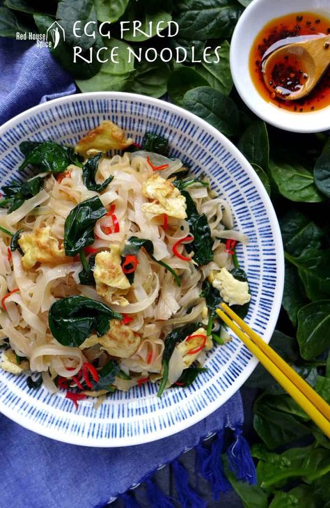 Simple ingredients, great flavour. This egg fried rice noodles is quick to prepare using the easy Chinese dressing formula. Asian Egg Recipe, Chinese Dressing, Egg Recipes For Dinner, Eggs Dinner, Fried Rice Noodles, Asian Noodle Recipes, Egg Fried Rice, Vegetarian Comfort Food, Chinese Vegetables