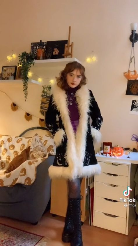 Whimsy Goth Winter, Winter Witch Outfit, Whimsigoth Coat, Penny Lane Coat Outfit Aesthetic, Witchy Winter Outfits, Vintage Penny Lane Coat, Indie Sleaze Fur Coat, Penny Lane Coat, 70s Outfits