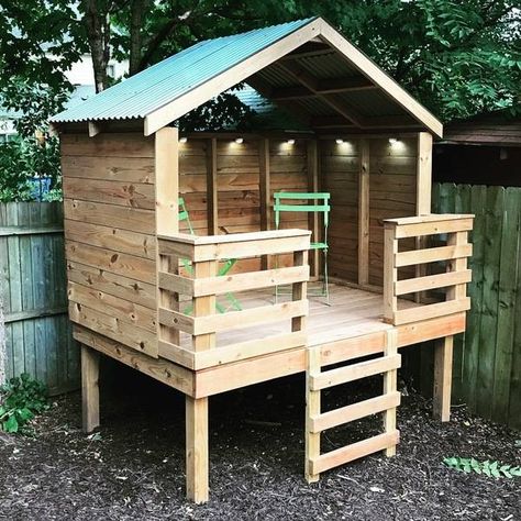 The “HQ�” - RYOBI Nation Projects Outdoor Playsets, Backyard Play Spaces, Backyard Fort, Pallet Playhouse, Tree House Diy, Diy Playhouse, Backyard Playhouse, Tree House Kids, Tree House Designs