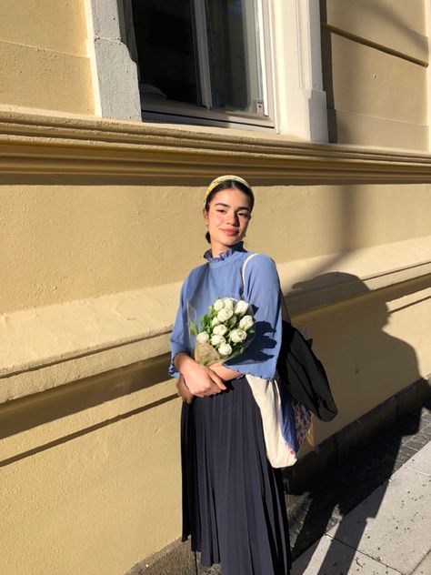 Long Boots With Heels, Blue Skirt Outfits, Skirt Outfits Aesthetic, Pleated Chiffon Skirt, Long Skirt Outfits, Pleated Long Skirt, Pleated Chiffon, Skirt Long, Everyday Outfit