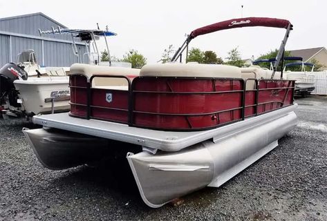 How to Under-Skin a Pontoon Boat - Cheaply & Easily Pontoon Boat Makeover Diy, Pontoon Ideas, Mini Pontoon Boats, Fishing Pontoon Boats, Pontoon Dock, Boat Living, Boat Restoration, Boat Cleaning, Pontoon Boats