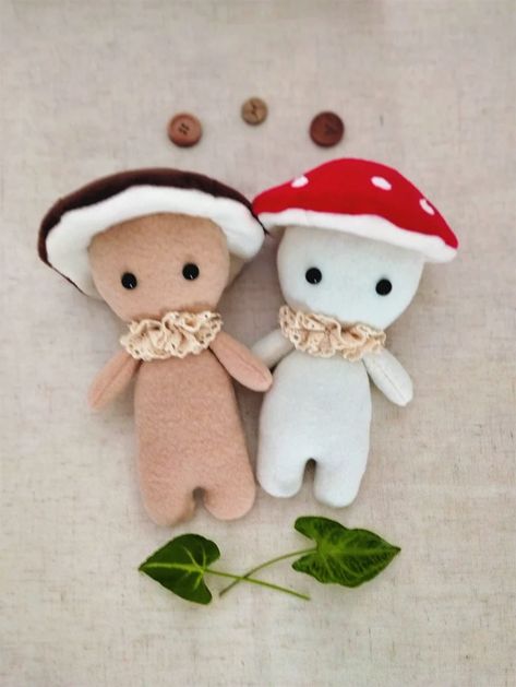 sewing toys patterns Sewing Patterns Plush, Plush Sewing Patterns, Mushroom Plush, Toddler Patterns, Handmade Stuffed Toys, Toy Making, Soft Toy Patterns, Cute Sewing Projects, Handmade Plushies