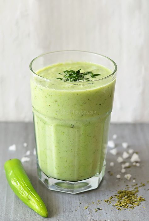 Made only with vegetables--and occasionally a squeeze of lemon juice--these no-fruit smoothies are perfect when you're trying to eliminate sugar. Sweet Green Smoothie, Kitchen Nostalgia, Green Breakfast Smoothie, Green Breakfast, Green Juice Recipes, Healthy Green Smoothies, Cardio Gym, Green Smoothie Recipes, Breakfast Smoothies