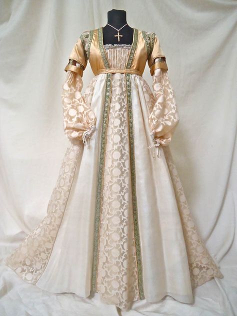 Gaun Abad Pertengahan, Old Dresses, Fantasy Gowns, Medieval Dress, Medieval Fashion, Fantasy Dress, Historical Dresses, Romeo And Juliet, Historical Clothing