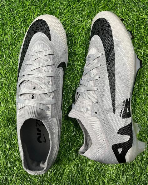 Enhance your performance with the Nike Air Zoom Mercurial Vapor 15 Elite FG Soccer Cleats in Gray & Black. Designed for men and crafted from durable PU material, these cleats offer exceptional traction and stability on firm ground surfaces. The secure lace-up closure and easy maintenance make them perfect for intense play. Available exclusively at Sports Baazar, these cleats ensure you dominate the pitch with unmatched speed and control. Custom Football Cleats, Cool Football Boots, Best Soccer Cleats, Nike Air Zoom Mercurial, Cleats Soccer, Nike Football Boots, Football Fever, Soccer Photography, Nike Cleats