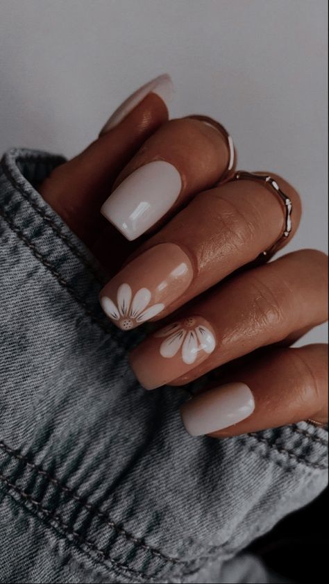 nails aesthetic Ongles Beiges, Neutral Nail Designs, February Nails, Cute Simple Nails, Beige Nails, Simple Gel Nails, Basic Nails, Cute Gel Nails, Round Nails