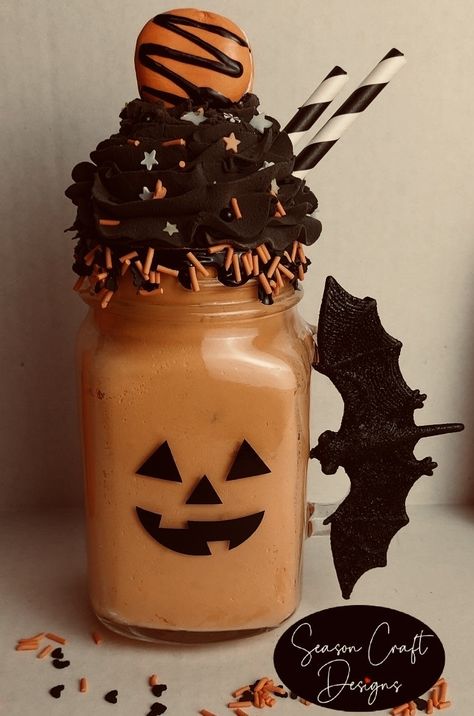 Faux Halloween Treats, Fake Halloween Food, Halloween Fake Bakes, Halloween Cafe, Diy Halloween Food, Faux Desserts, Tableware Ideas, Halloween Bedroom Decor, Garden Nails