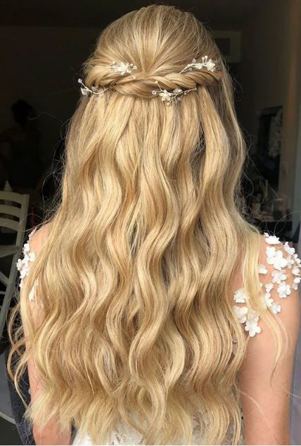 Prom Curly Hairstyles, Half Bun Hairstyle, Bridesmaid Hair Inspo, Cute Prom Hairstyles, Half Bun, Ball Hairstyles, Prom Hairstyles For Long Hair, Bun Hairstyle, Wedding Hair Inspiration