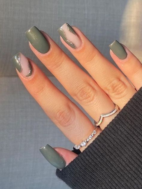 January Nail Designs, Olive Nails, Trendy Nail Polish, Builder Gel Nails, Nagellack Trends, January Nails, Cute Nails For Fall, Silver Nail, Simple Gel Nails