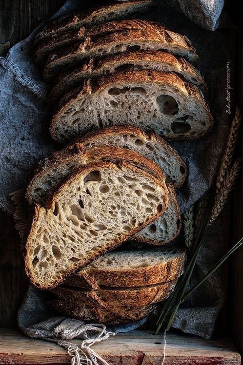 Bread Photo, Bread Photography, Homemade Sourdough Bread, Sour Dough, Pan Bread, Baking Bread, Sourdough Recipes, Artisan Bread, Daily Bread