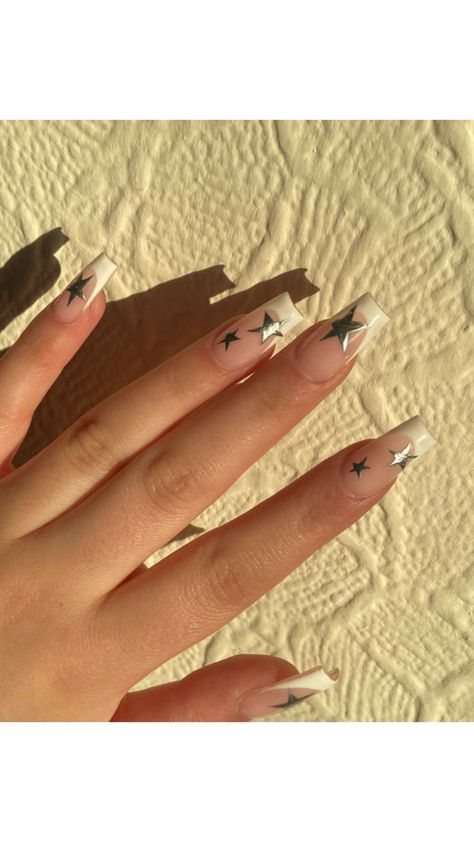 Nails W Stars On Them, White French Tip With Chrome Design, Simple Nails With Stars, Black Chrome Star Nails, French Nail With Star, Silver Star French Tip Nails, Chrome Star Nails Designs, White And Silver Star Nails, Star Nails Coffin Shape