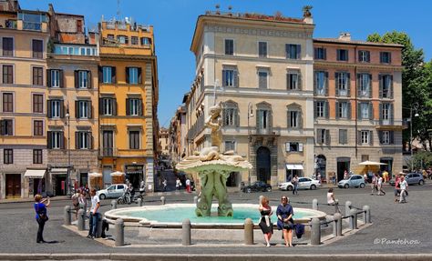 Piazza Barberini, Gian Lorenzo Bernini, Lazio Italy, Vatican Museums, Breathtaking Places, Vatican City, Italy Vacation, City Center, Rome Italy