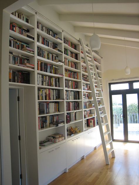 Charlotte Minty designed mezzanine library. From: http://charlotteminty.blogspot.co.uk/2010_03_01_archive.html Modern Industrial Home, Home Library Decor, Floor To Ceiling Bookshelves, Library Ladder, White Bookshelves, Ikea Bookshelves, Modern Bookshelf, Library Wall, Library Furniture