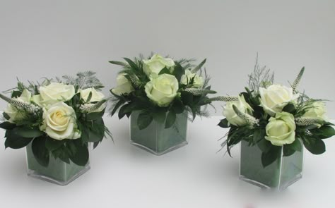 Flower Oasis, Flower Table Decorations, Tropical Floral Arrangements, Small Flower Arrangements, Elegant Birthday Party, Wedding Floral Centerpieces, Table Flower, Flower Vase Arrangements, Flower Arrangements Simple