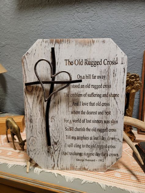 A metal cross is the perfect accent to this beautiful engraved hymn sign. It measures 16" tall and 12" wide and has a distressed white backer. Yard Crosses Wooden, The Old Rugged Cross Printable, Hymn Art Diy, Bible Display Ideas, Diy Cross Decor, Cross Crafts Diy, Diy Crosses, Hymnal Crafts, Scripture Crafts