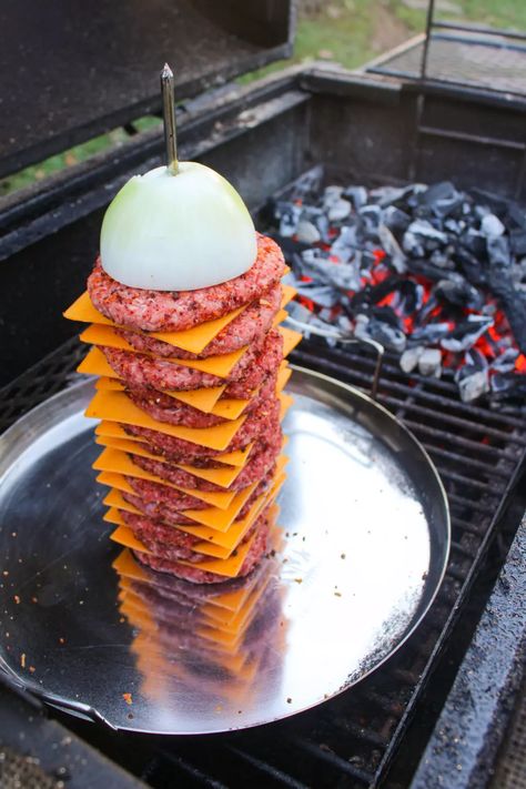 Cheeseburger Tacos - Over The Fire Cooking Vertical Skewer Recipes, Taco Twist, Burger Station, Recipes With Hamburger, Cheeseburger Tacos, Brazilian Barbecue, Weber Recipes, Shawarma Chicken, Blackeyed Peas