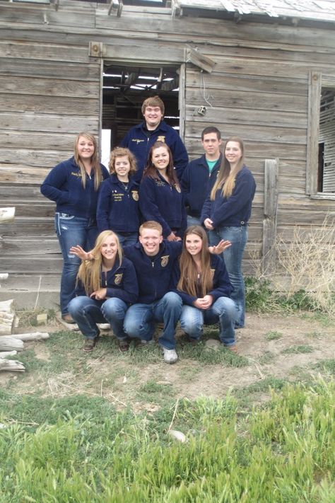 FFA Officer pictures Ffa Group Pictures, Ffa Officer Team Pictures, Ffa Officer Pictures, Ffa Pictures, Ag Club, Ffa Banquet, Ag Classroom, Ffa Ideas, Bell Bottom Jeans Outfit