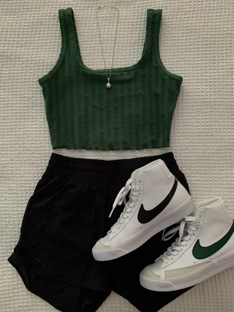 Black And Green Outfit Ideas, Green Black Outfit Aesthetic, Cute Green Outfits Casual, Green Sporty Outfits, Dark Green Summer Outfit, Green School Outfits, Green And Black Clothes, Black And Green Aesthetic Outfit, Cute Dark Green Outfits