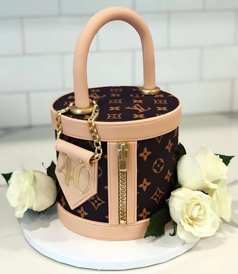 Cake Purse Ideas, Cake Bags Ideas, Handbag Cakes Ideas, Purse Cake Ideas, Fancy Cake Designs, Bag Cake Design, Special Cake Design, Fondant Birthday Cakes, Thing To Do With Friends