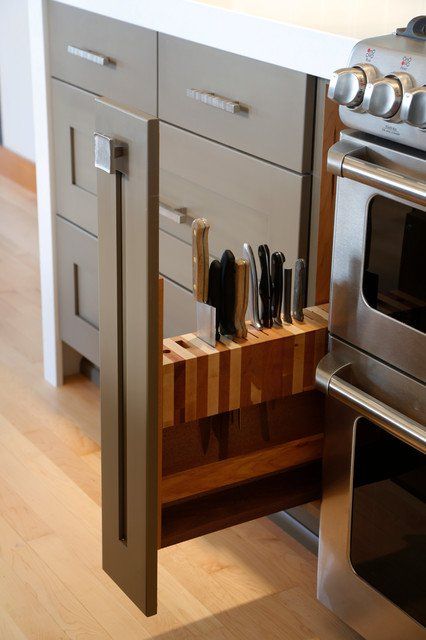 18 Amazingly Handy Kitchen Organization Ideas Organiser Cucina, Decorations Bedroom, Kabinet Dapur, Transitional Kitchen, Kitchen Remodel Idea, Hidden Storage, Design Case, Dream Kitchen, 인테리어 디자인